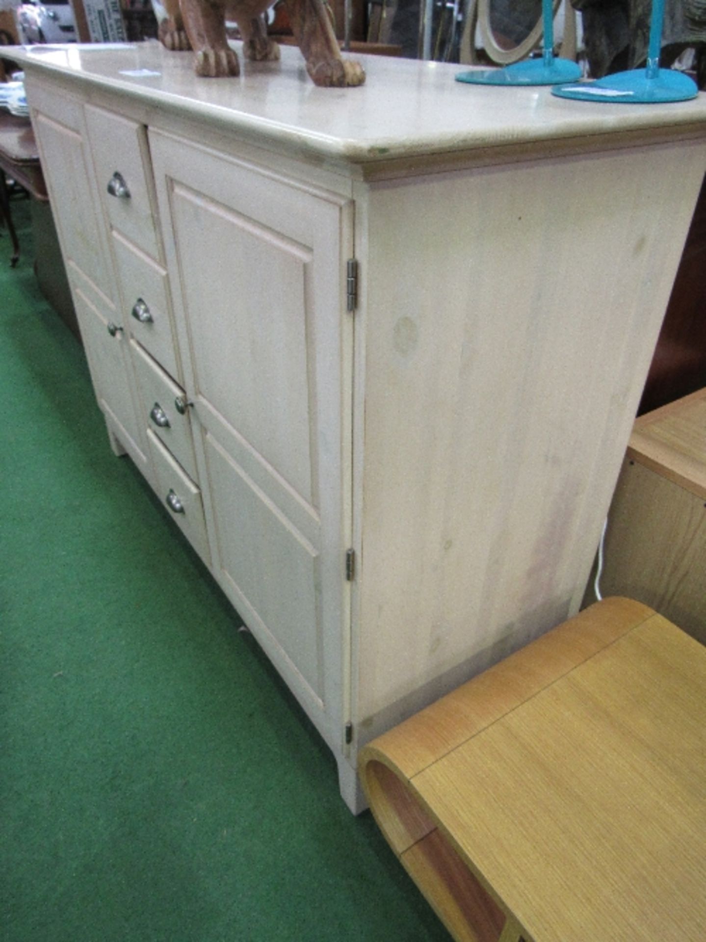 Ducal painted pine cabinet with cupboards either side of 4 drawers, 53" x 21" x 39" high - Image 2 of 3
