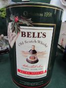 Bells Extra Special Old Scotch Whisky, Christmas 1991, 70cl, Wade Porcelain decanter, circular