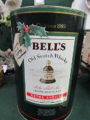 Bells Extra Special Old Scotch Whisky, Christmas 1989, 70cl, Wade Porcelain decanter, circular