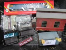Hornby Class 47 (BR); model station house & engine shed; 4 open trucks & a bag of van bodies.
