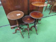 4 mahogany wine tables. Price guide £20-30.