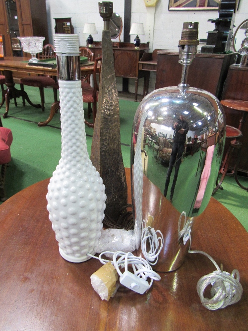 3 assorted table lamps. Price guide £5-10.