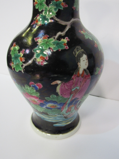 Oriental vase decorated with figures, 31cms height. Price guide £40-50. - Image 3 of 3