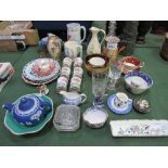 Qty of assorted china & glass ware including Wedgwood. Price guide £20-30.