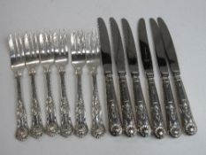 Set of 6 silver handled cake knives & 6 silver cake forks by Viners, Sheffield 1965. Price guide £