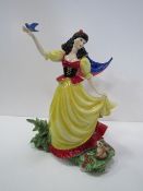 Very large Franklin Mint figurine of Snow White, 28cm tall. Price guide £15-20.