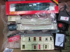 Hornby Class 25; 4 trucks; row of model houses; a transformer & a brand new unopened footbridge.