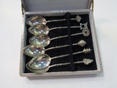 A set of 6 oriental silver spoons in case. Estimate £15-20.