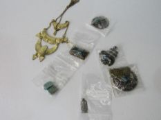 Mixed qty of Egyptian inspired costume jewellery including turquoise scarab. Estimate £10-15.