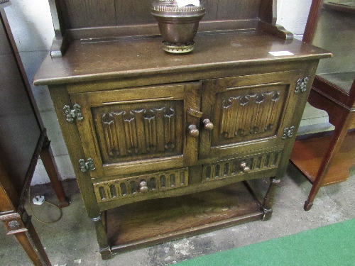 Small oak dresser, 170cms x 84cms x 40cms. Estimate £20-30. - Image 2 of 3