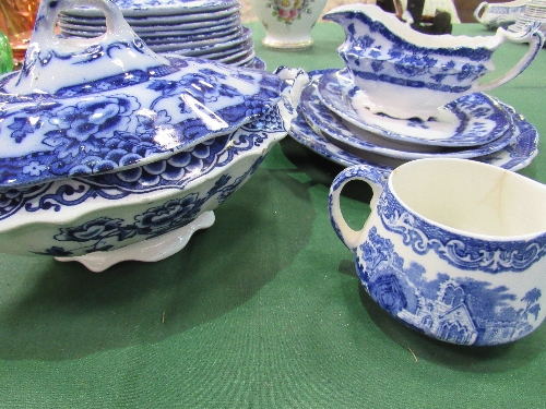 Qty of blue & white dinnerware & 2 cake plates. Estimate £10-20. - Image 2 of 2