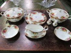 Qty of Royal Albert 'Old Country Roses' tableware