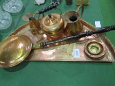 Qty of copperware. Estimate £10-20.