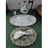 Qty of silver plated items. Estimate £5-10.