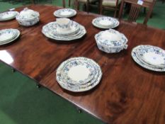 Part Doulton, Burslem 'Nankin' dinner service, 27 pieces. Estimate £60-80.