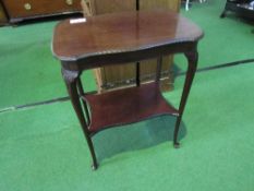 Mahogany display table on tapered legs & under shelf. Estimate £10-15.