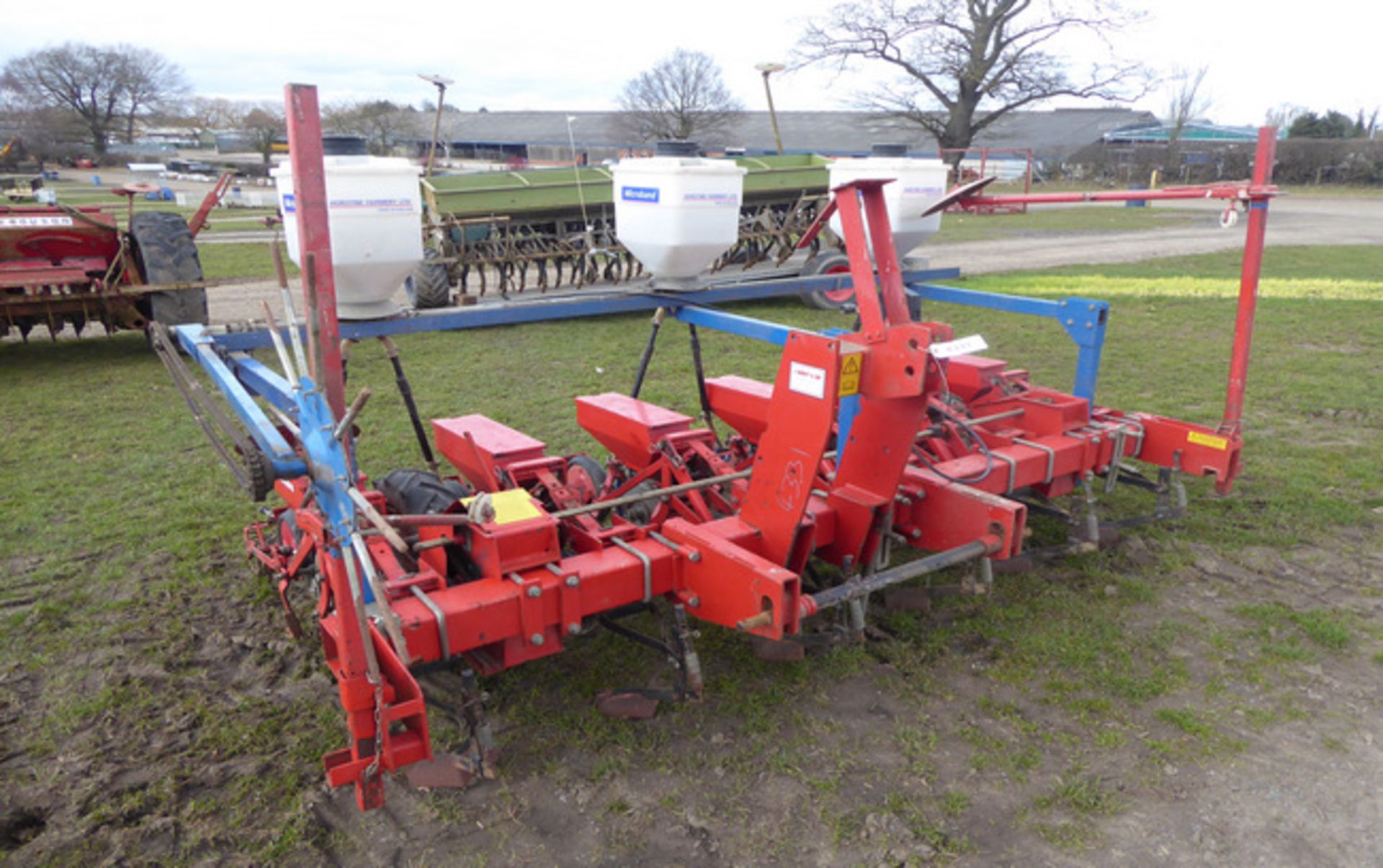 4331 Kongskilde 6 row sugar beet drill