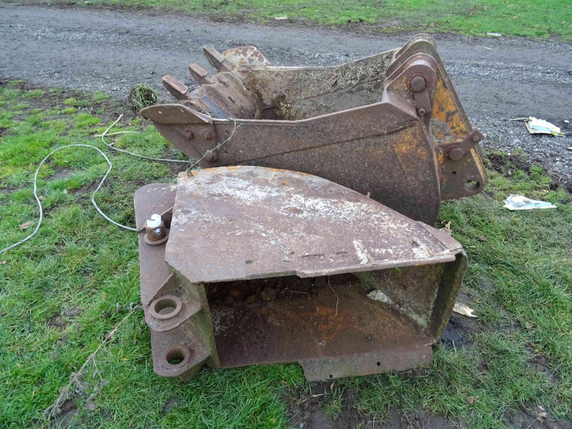 Digging bucket 2'6" & 18" trench digging bucket for 12T excavator - Image 2 of 2