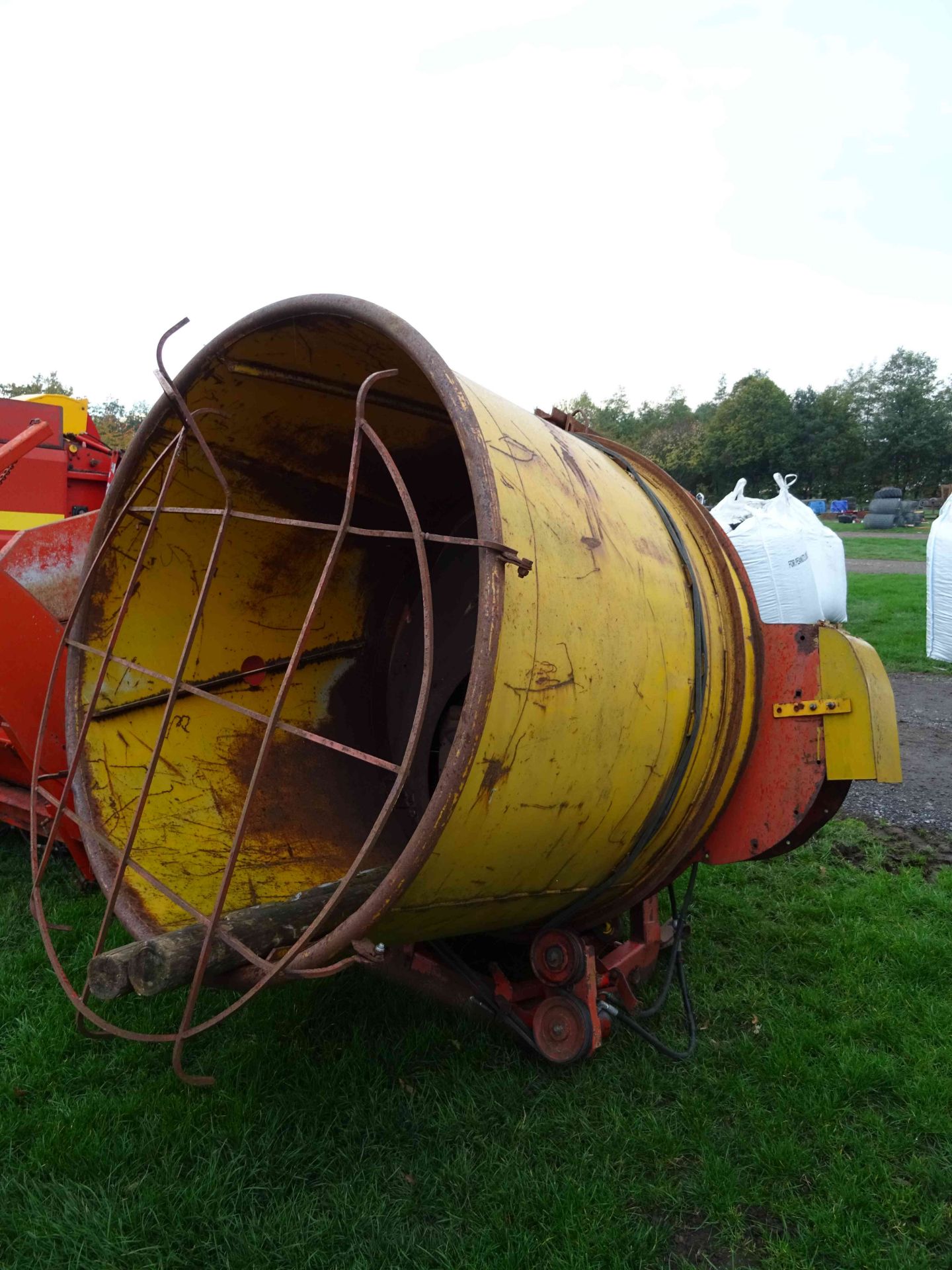 Teagle Tomahawk straw chopper