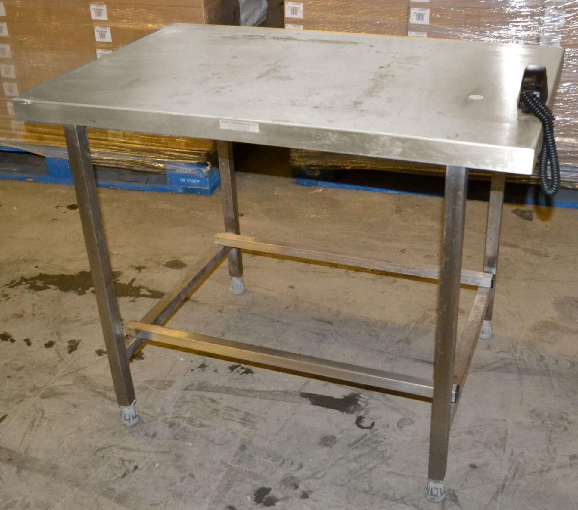 1 x Stainless Steel Prep Table With S3 Security Tag Device - Dimensions: 93 x 61 x 75cm - Ref: MC137 - Image 2 of 6