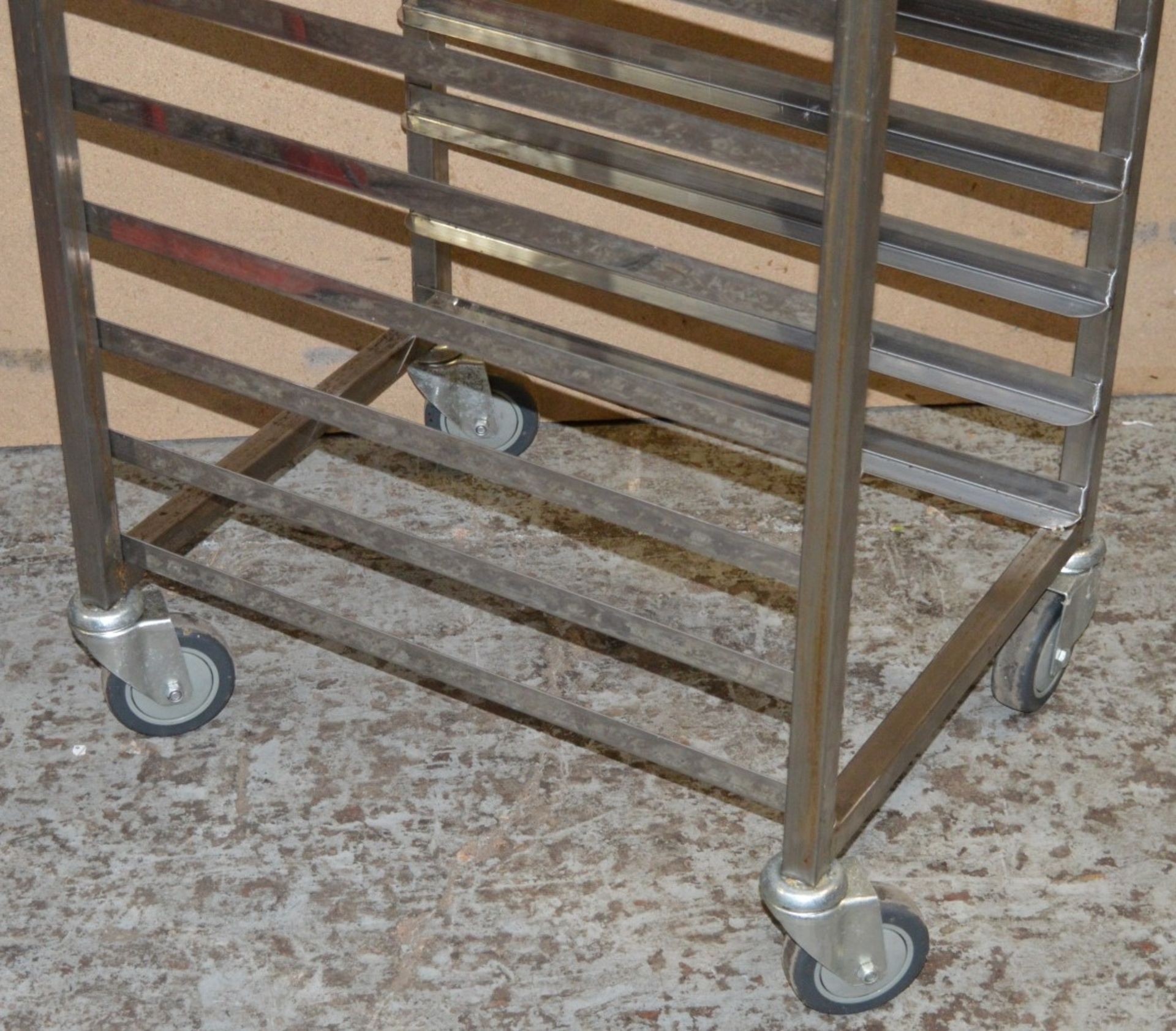 1 x Stainless Steel 18 Tier Pan and Tray Rack With Five Perforated Cooking Trays - CL282 - H183 x - Image 6 of 6