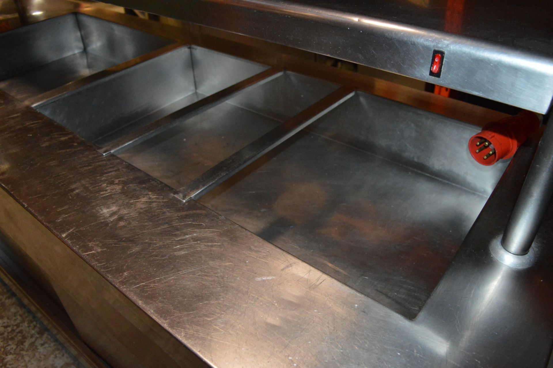 1 x Victor Stainless Steel Heated Pass Through Gantry With Heated Food Wells, Food Warming - Image 5 of 17