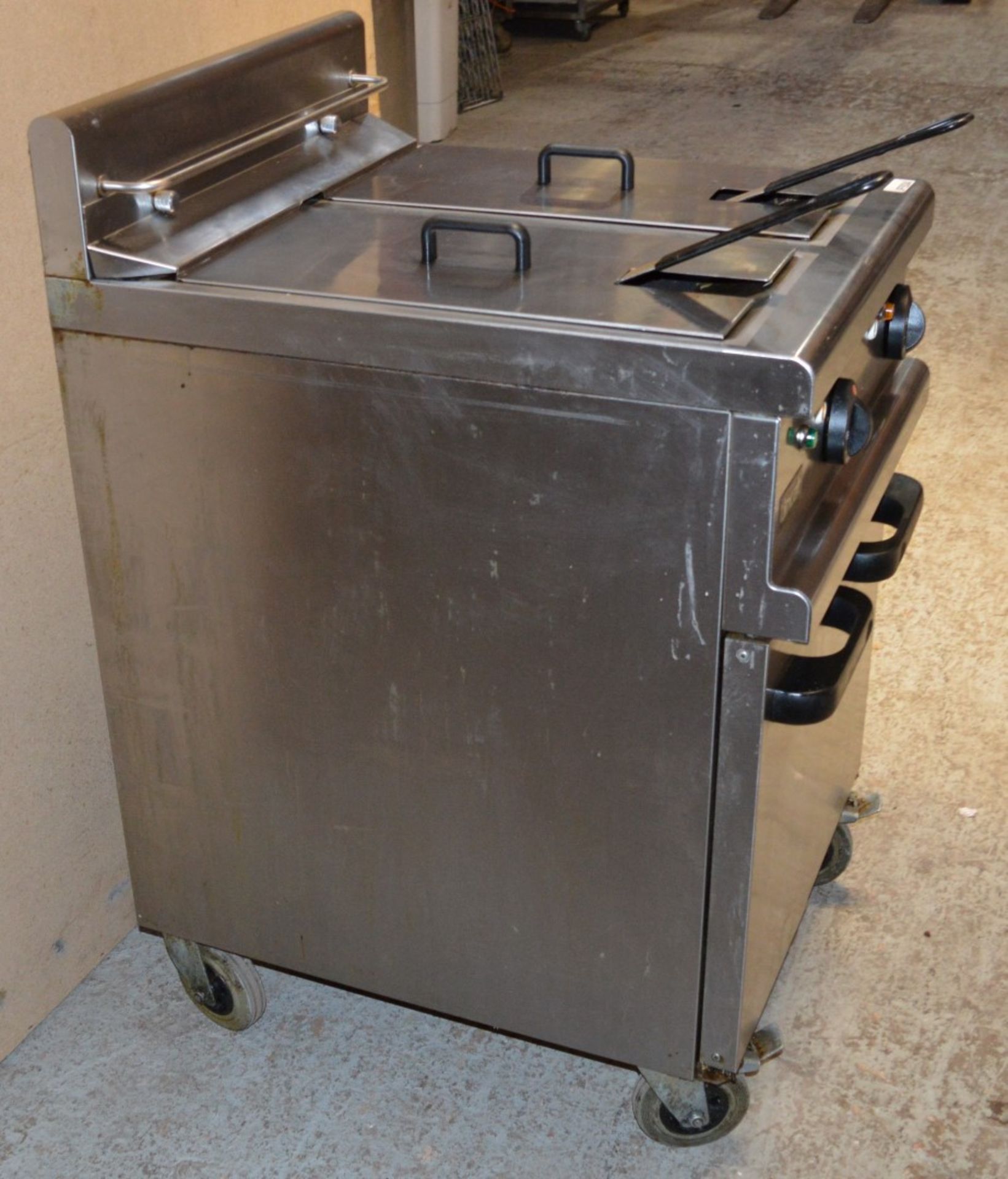 1 x Lincat Opus Twin Tank Fryer - Model OE7113 - 3 Phase 400v - Stainless Steel Finish - CL180 - Ref - Image 2 of 10