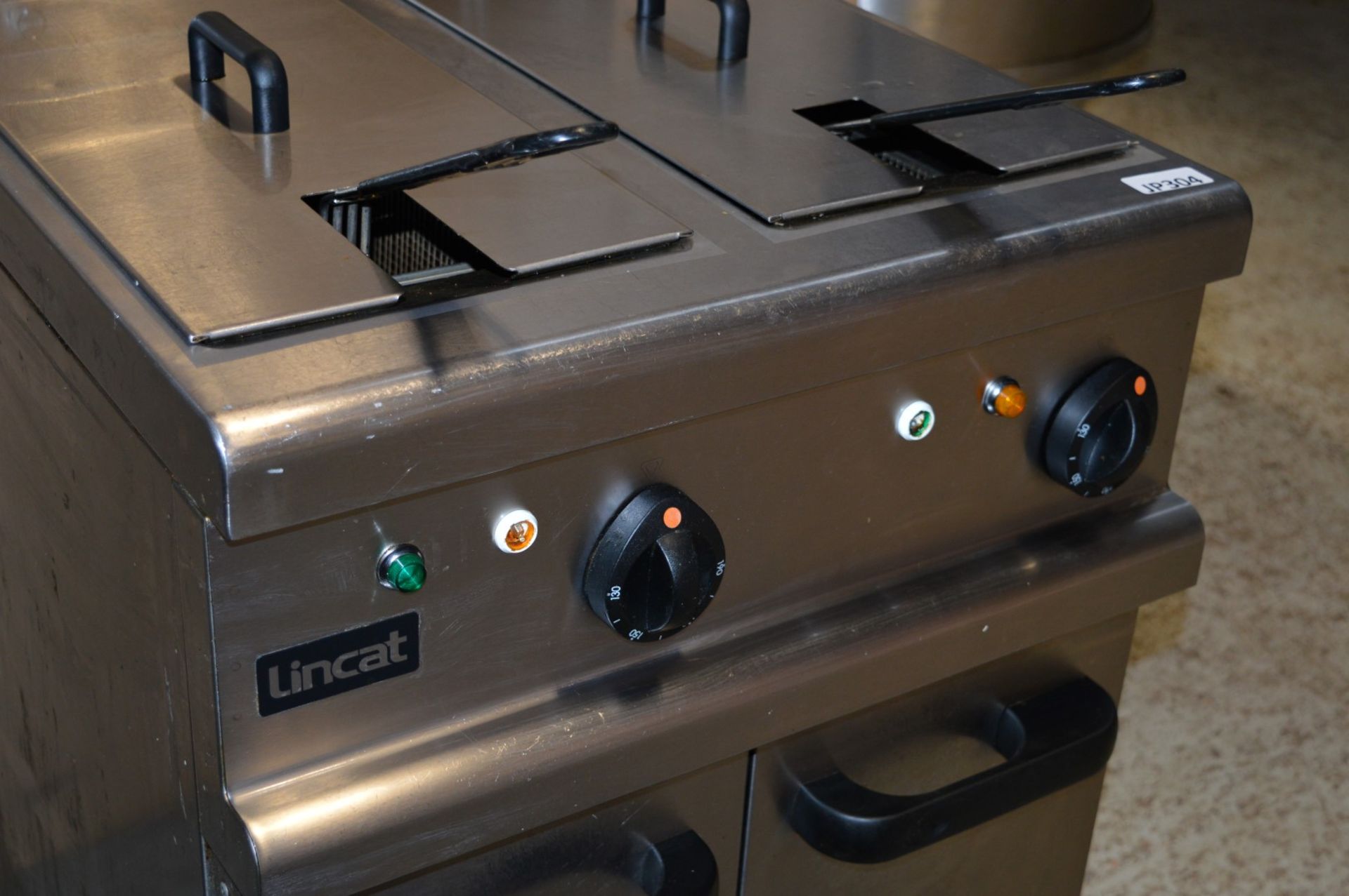 1 x Lincat Opus Twin Tank Fryer - Model OE7113 - 3 Phase 400v - Stainless Steel Finish - CL180 - Ref - Image 5 of 10