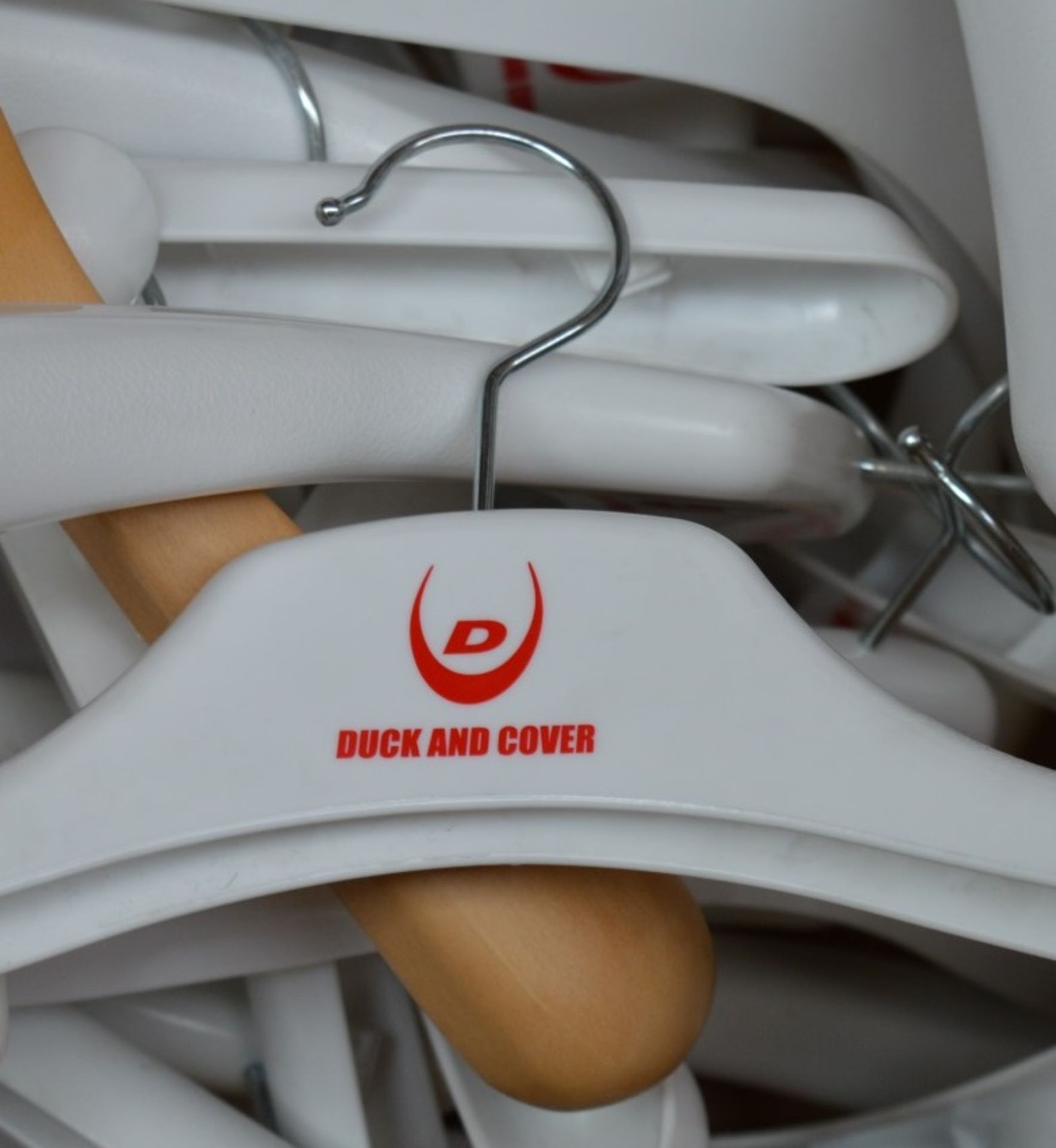 1 x Box of Duck & Cover Coat Hangers - CL237 - Ref JP1095 - Location: Altrincham WA14 - Image 2 of 2