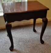 1 x Vintage Queen Anne Style Mahogany Side/Occasional Table - CL444 - Location: Altrincham WA14 - NO