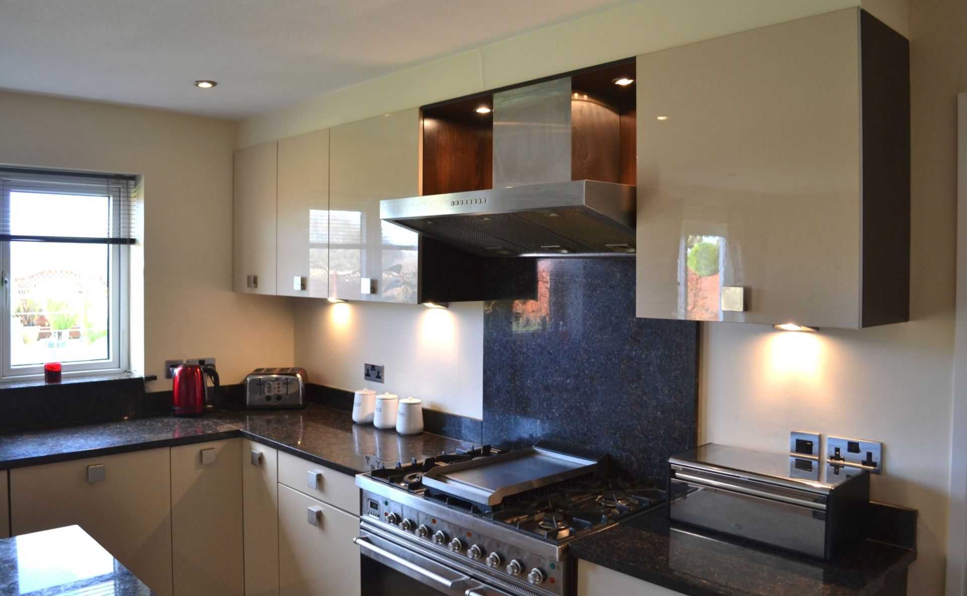 1 x Kitchen Design Bespoke Fitted Kitchen With Utility Room, Granite Worktops And Neff Appliances - - Image 10 of 41