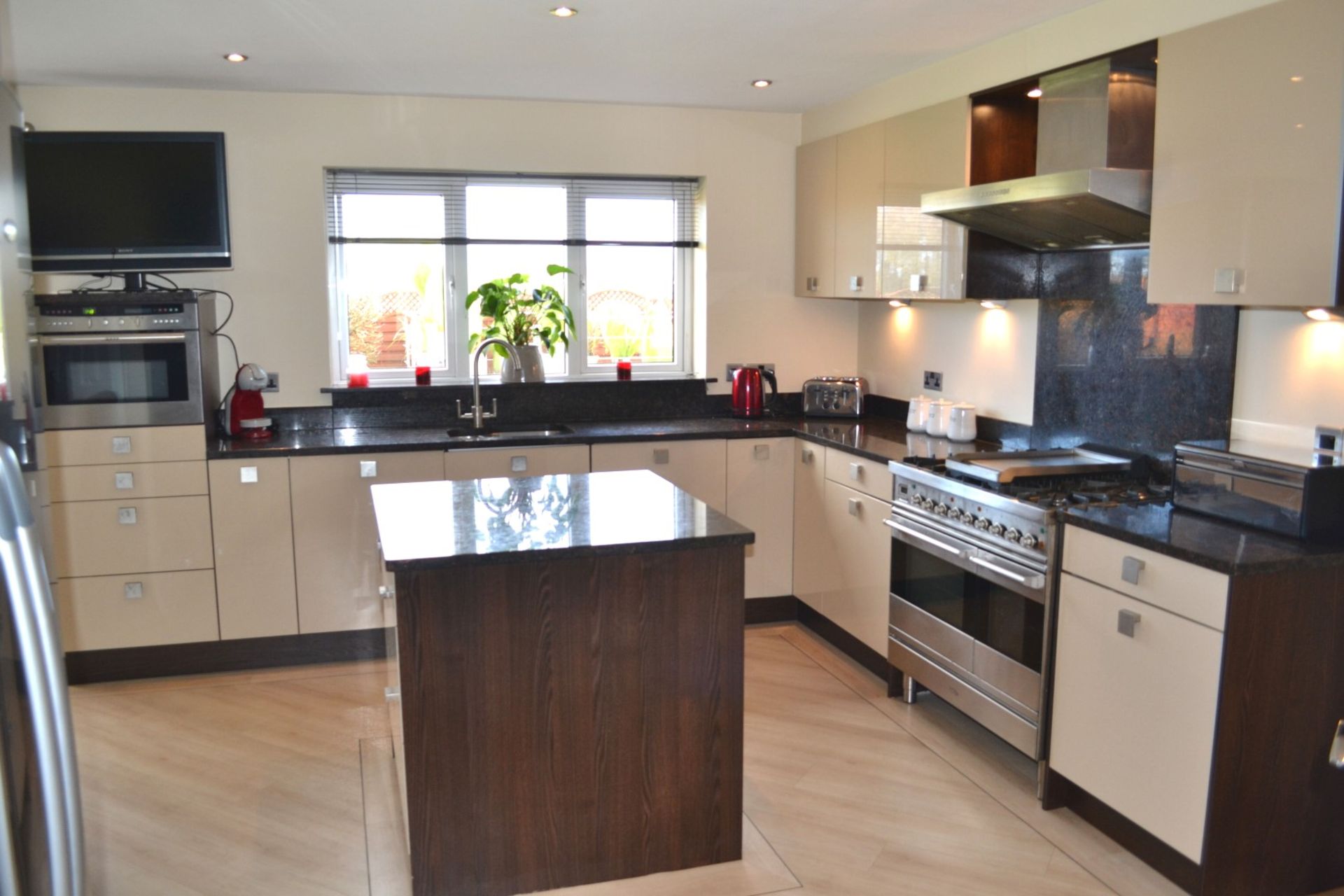 1 x Kitchen Design Bespoke Fitted Kitchen With Utility Room, Granite Worktops And Neff Appliances - - Image 3 of 41