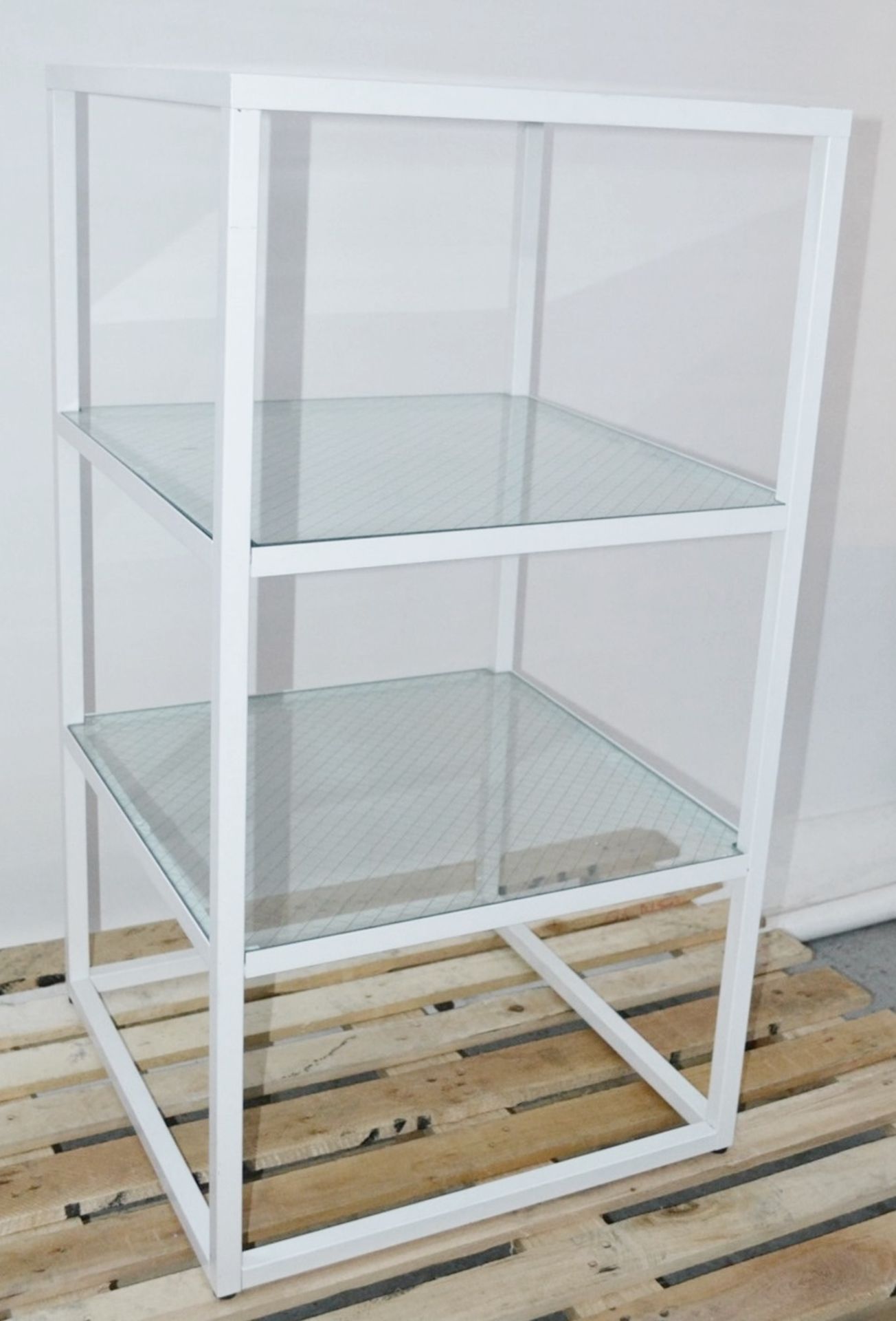 1 x 3-shelf Metal Shop Display / Storage Unit In White - Features A Sturdy Welded Metal Construction - Image 5 of 8