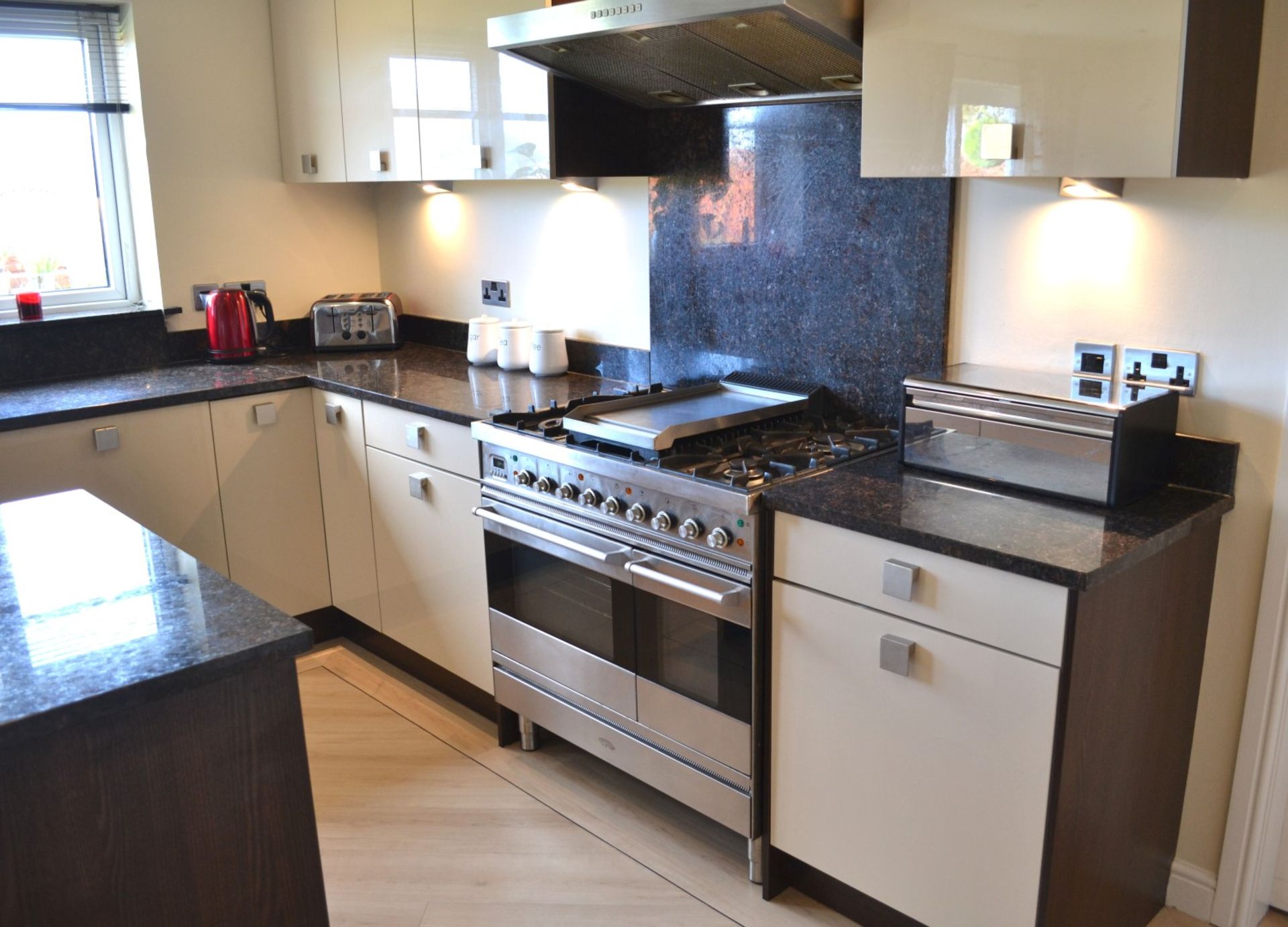 1 x Kitchen Design Bespoke Fitted Kitchen With Utility Room, Granite Worktops And Neff Appliances - - Image 9 of 41