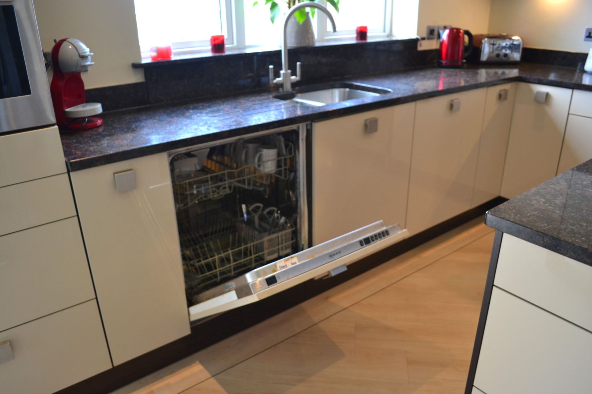 1 x Kitchen Design Bespoke Fitted Kitchen With Utility Room, Granite Worktops And Neff Appliances - - Image 21 of 41