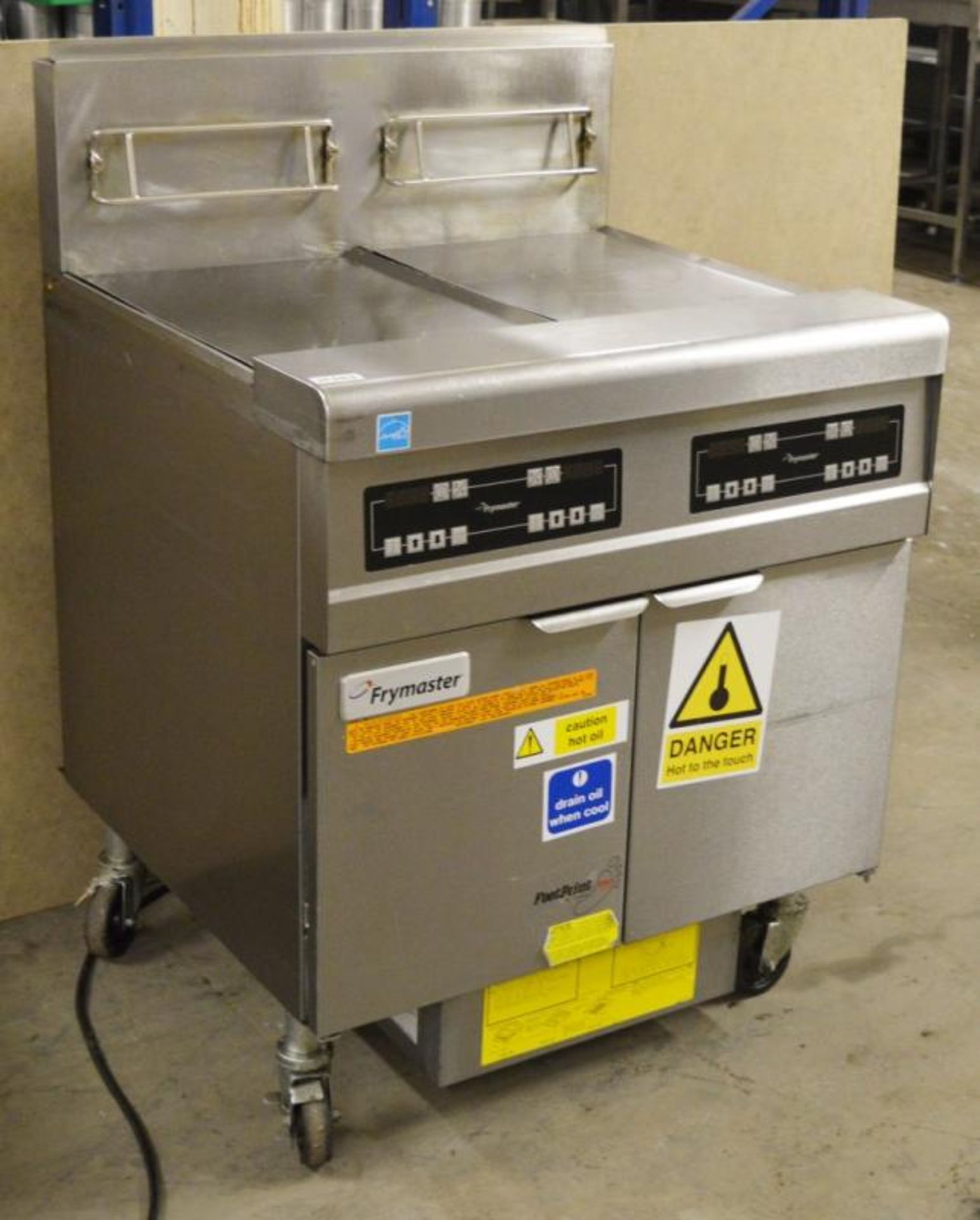 1 x Frymaster Natural Gas Dual Tank Fryer With Solid State Thermostats and Built-in Filteration - Image 9 of 12