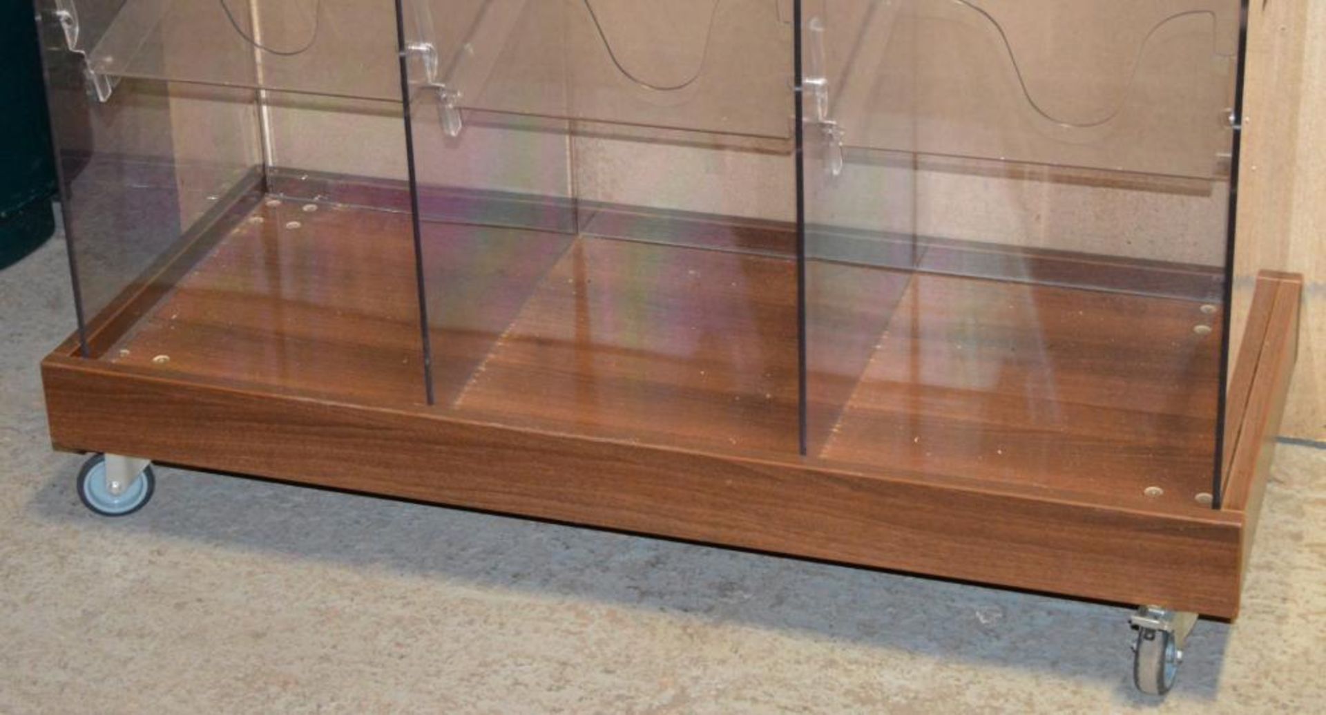 1 x Retail Magazine / Newspaper Display Unit - Clear Perspex With Walnut Base on Castors - H141 x - Image 3 of 6