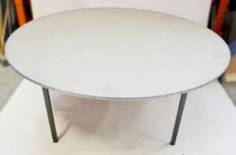1 x Very Large Commercial Banqueting Table - Dimensions: Diameter 183cm / Height 75cm- Ref: