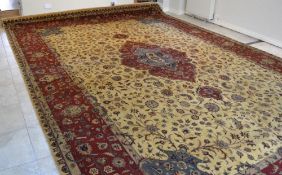 1 x Very Fine Top Quality Pakistan Tabriz Design Carpet - 320 Knot Count - Dimensions: 546x376cm -