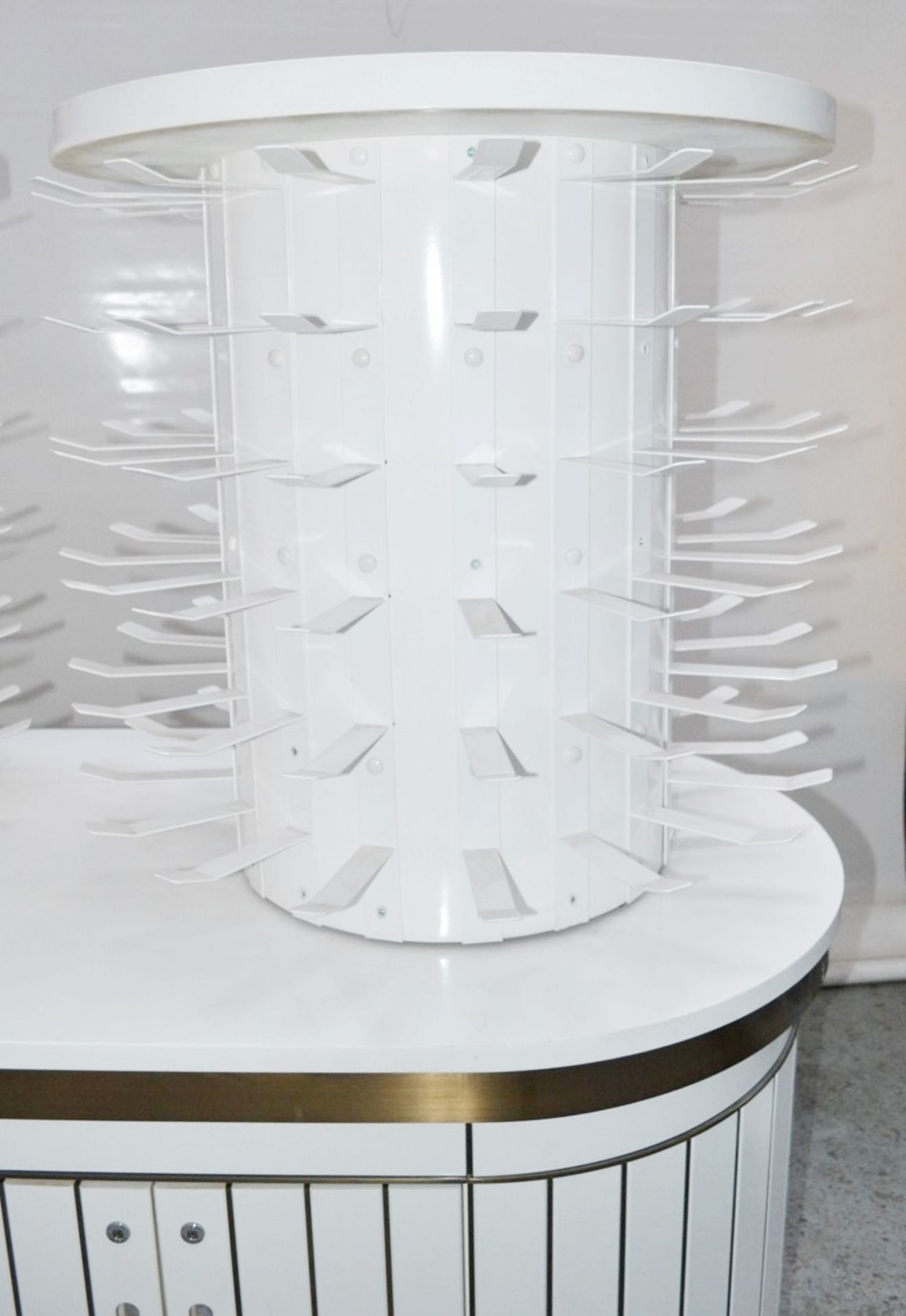 1 x Curved Cosmetics Shop Counter With Revolving Carousels In White - Colour: White - Dimensions: - Image 4 of 8
