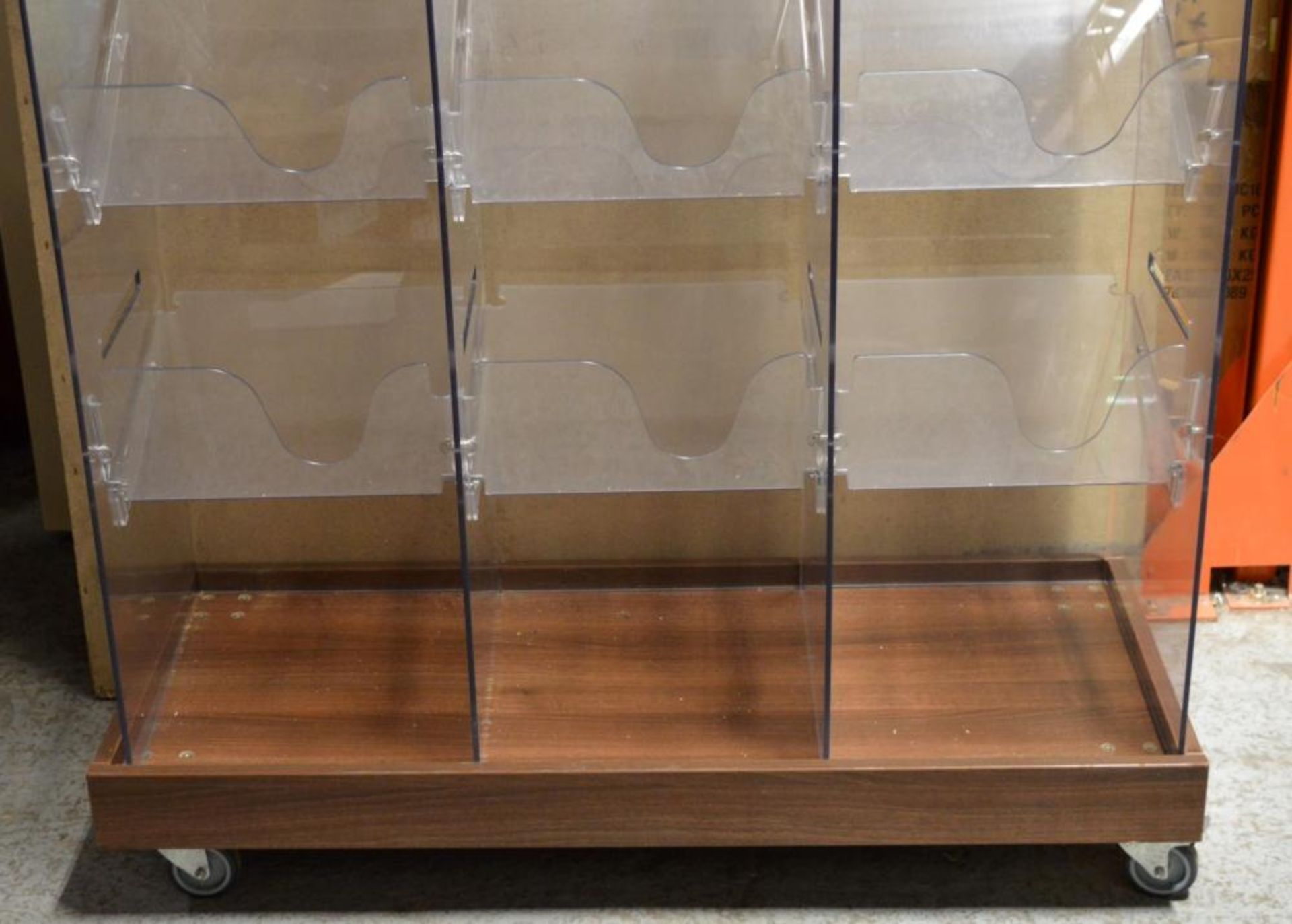 1 x Retail Magazine / Newspaper Display Unit - Clear Perspex With Walnut Base on Castors - H141 x - Image 6 of 6
