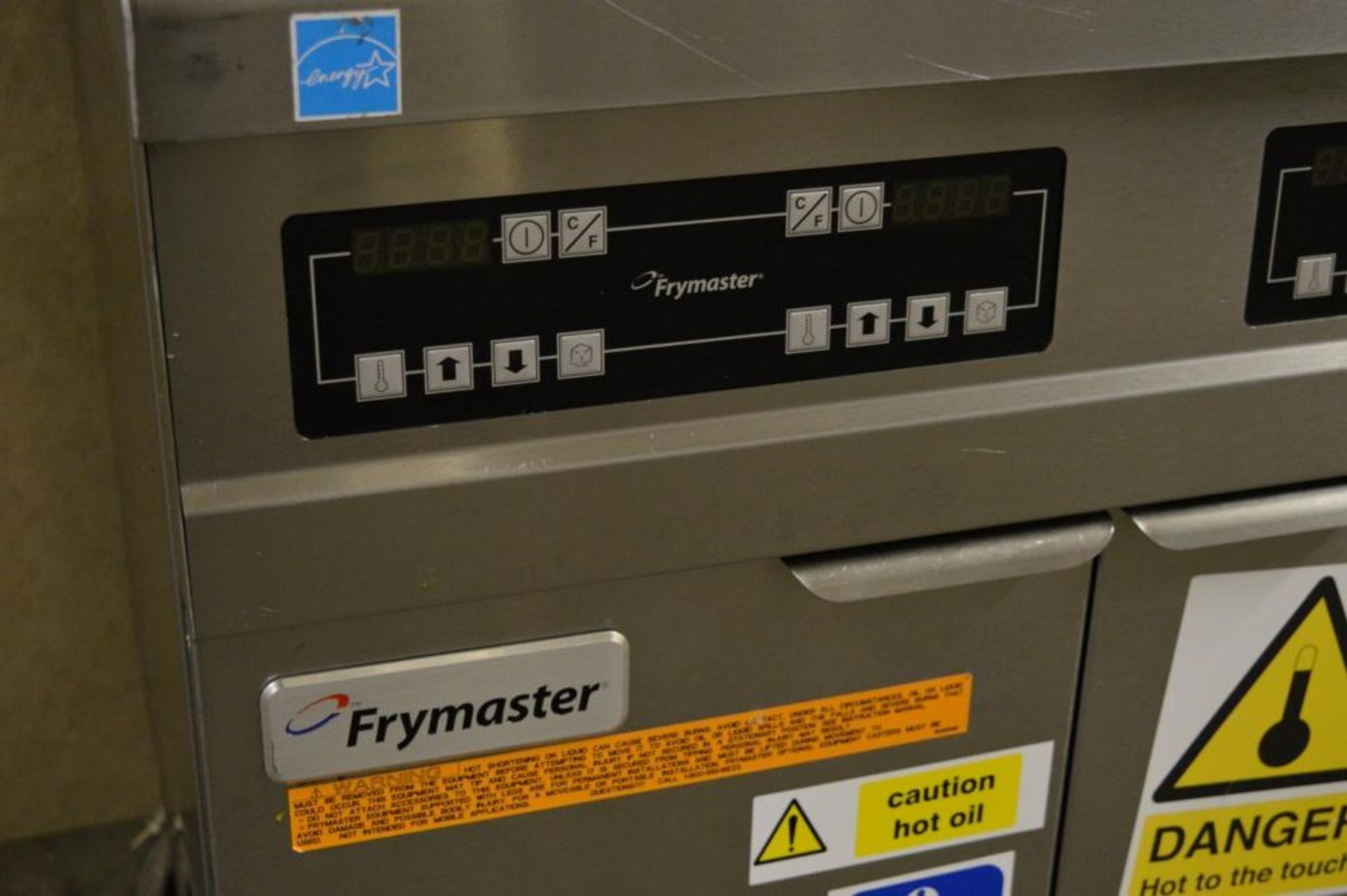 1 x Frymaster Natural Gas Dual Tank Fryer With Solid State Thermostats and Built-in Filteration - Image 11 of 12