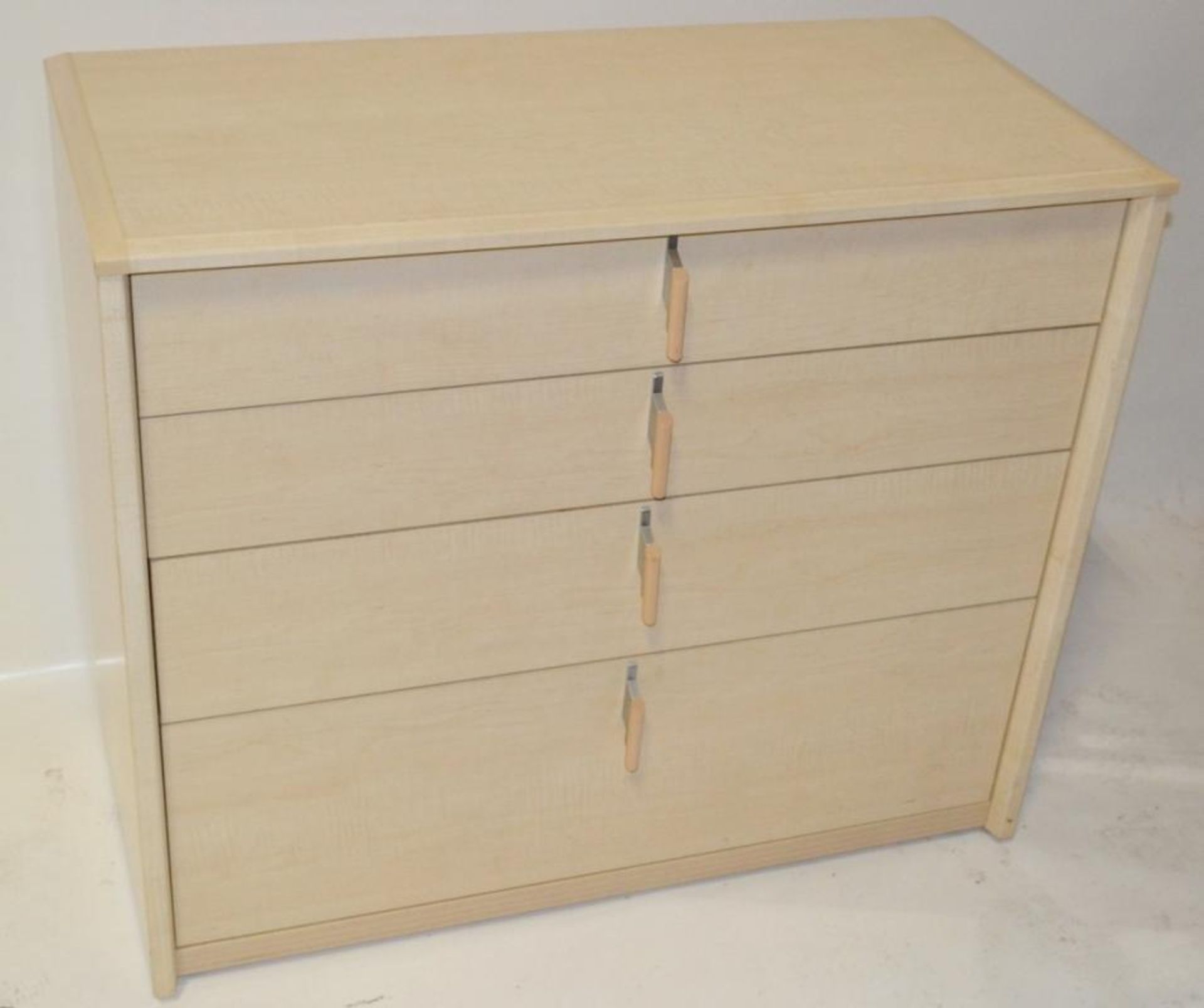 1 x GAUTIER Chest Of Drawers With A Natural Oak Finish - Dimensions: W94 x D45 x H79.5cm - CL268 - R - Image 2 of 5