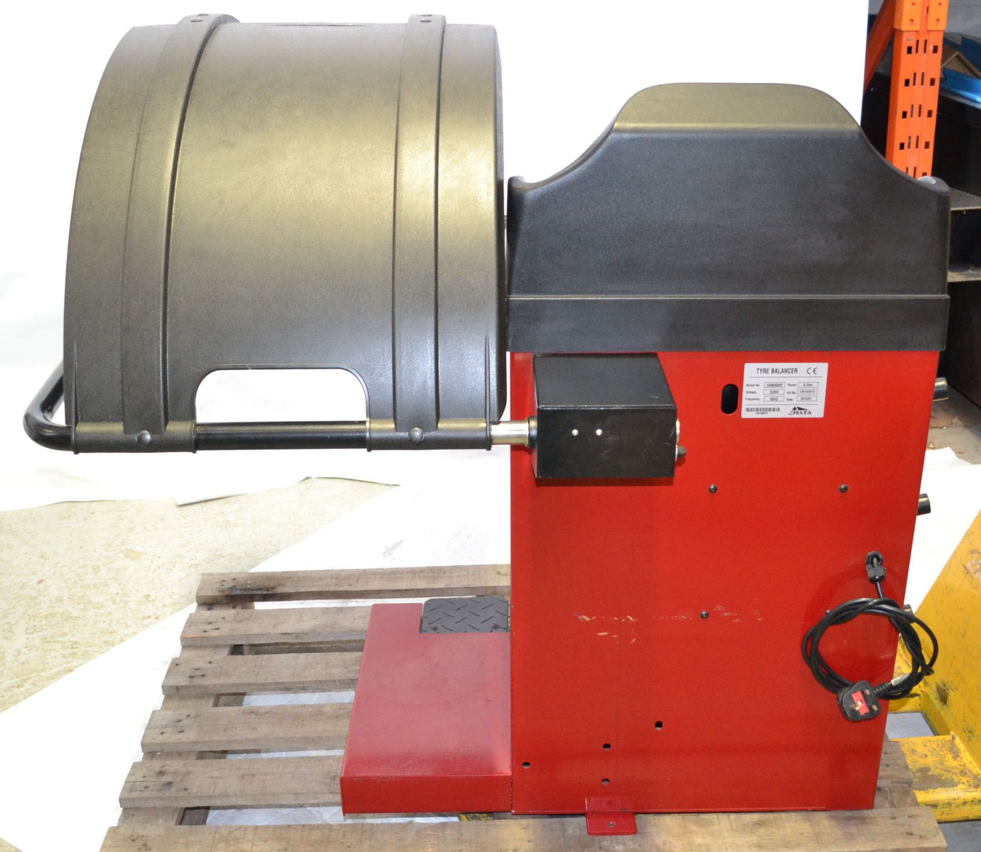 1 x Delta Workshop Wheel Balancer - Model SBM95AP - Excellent Condition - CL007 - Location: - Image 3 of 15