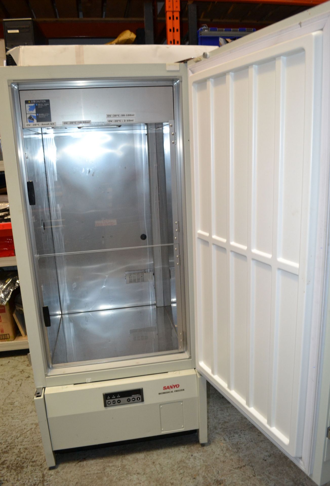 1 x Sanyo MDF-U443 Biomedical 426L Freezer - 80x83.5x181cm - Ref: HM212 - CL261 - Location: - Image 9 of 15