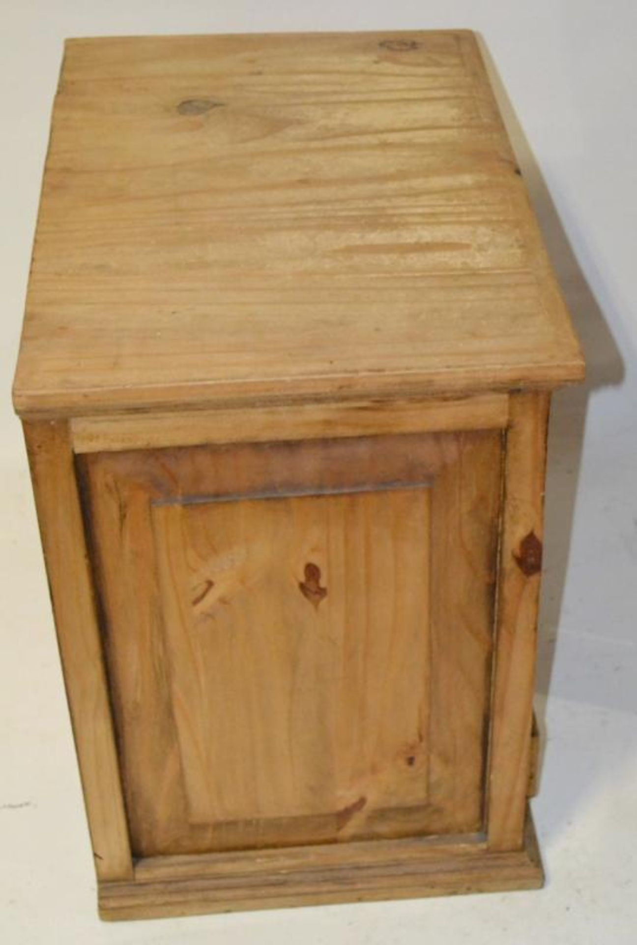 1 x Solid Wood Hand Crafted 7-Drawer Chest - Dimensions: W64 x D42 x H60cm - CL268 - Ref: MT946 - Ve - Image 3 of 5