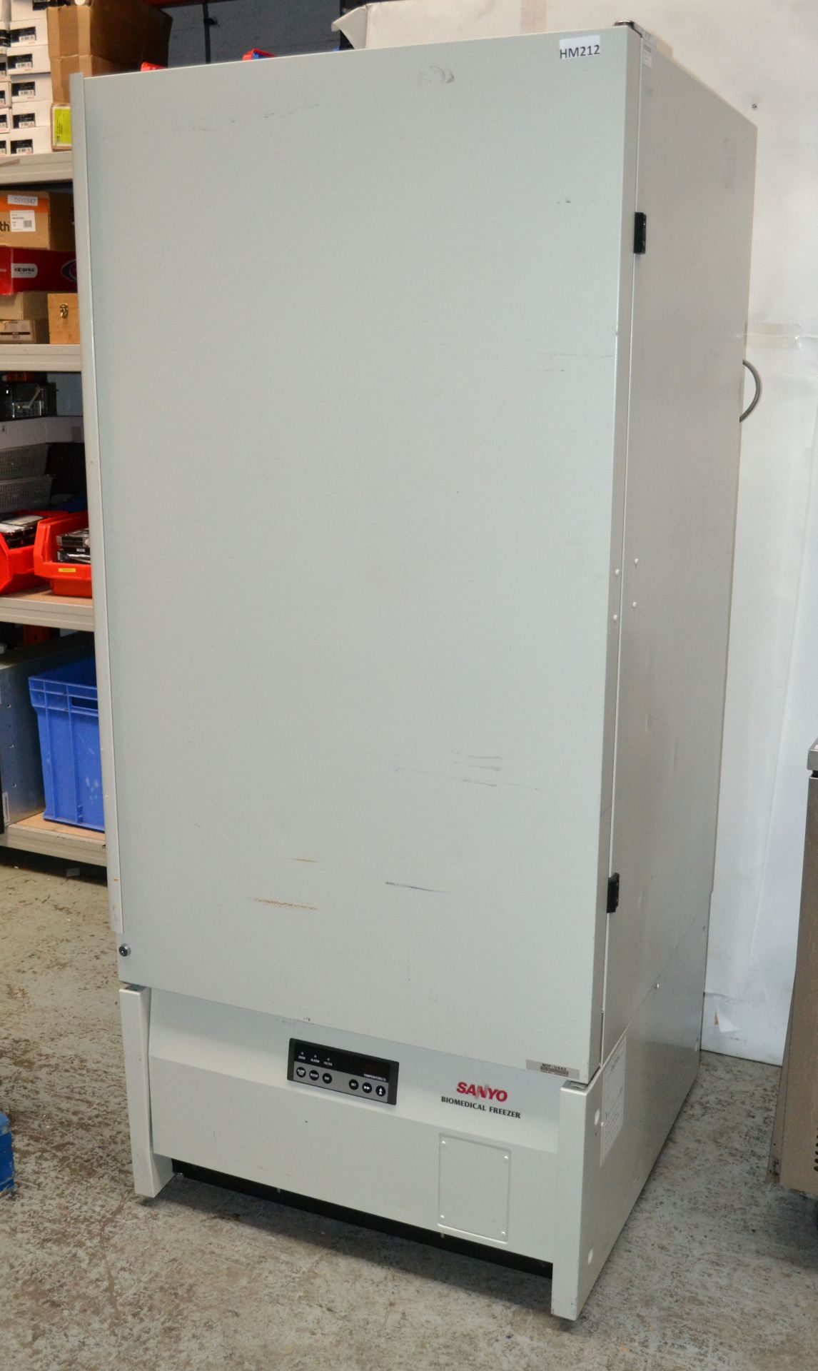 1 x Sanyo MDF-U443 Biomedical 426L Freezer - 80x83.5x181cm - Ref: HM212 - CL261 - Location: