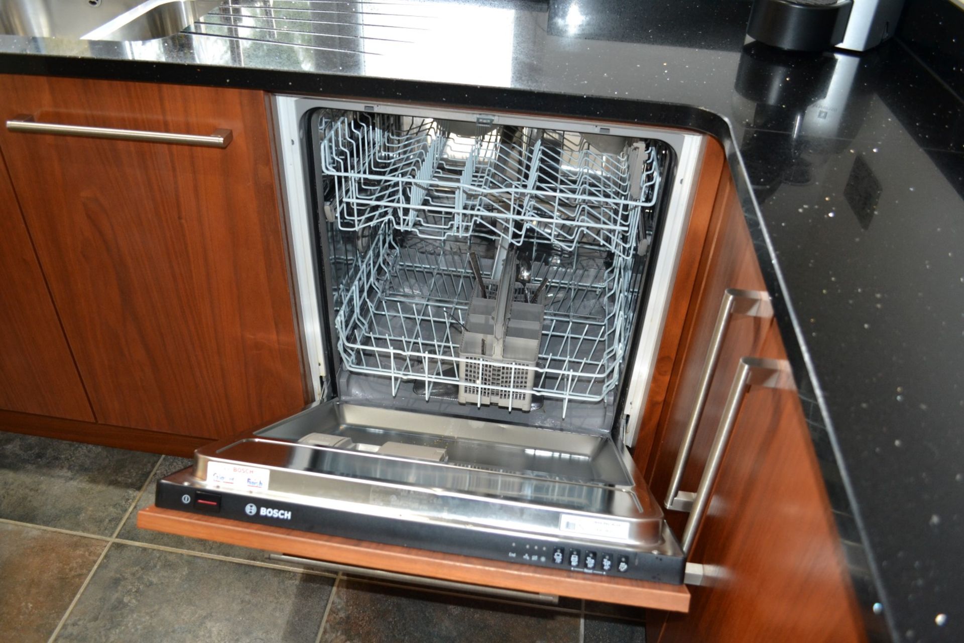 1 x Kitchen Design Bespoke Fitted Kitchen With Silestone Worktops & Neff Appliances - Superb - Image 18 of 59