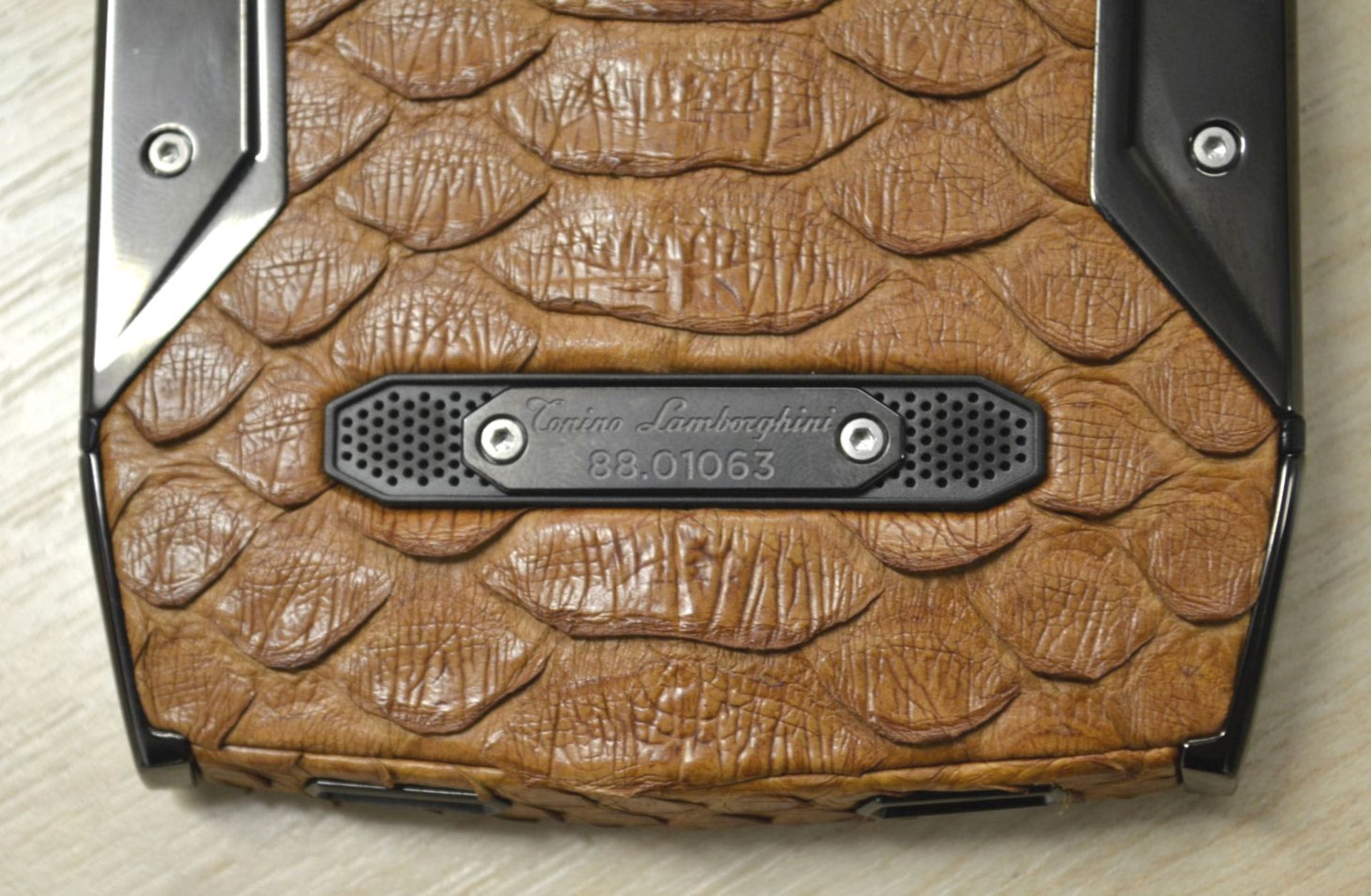 1 x Limited Edition Lamborghini "88 Tauri" Android Smart Phone - Leather Snakeskin-Style Finish - Image 21 of 26