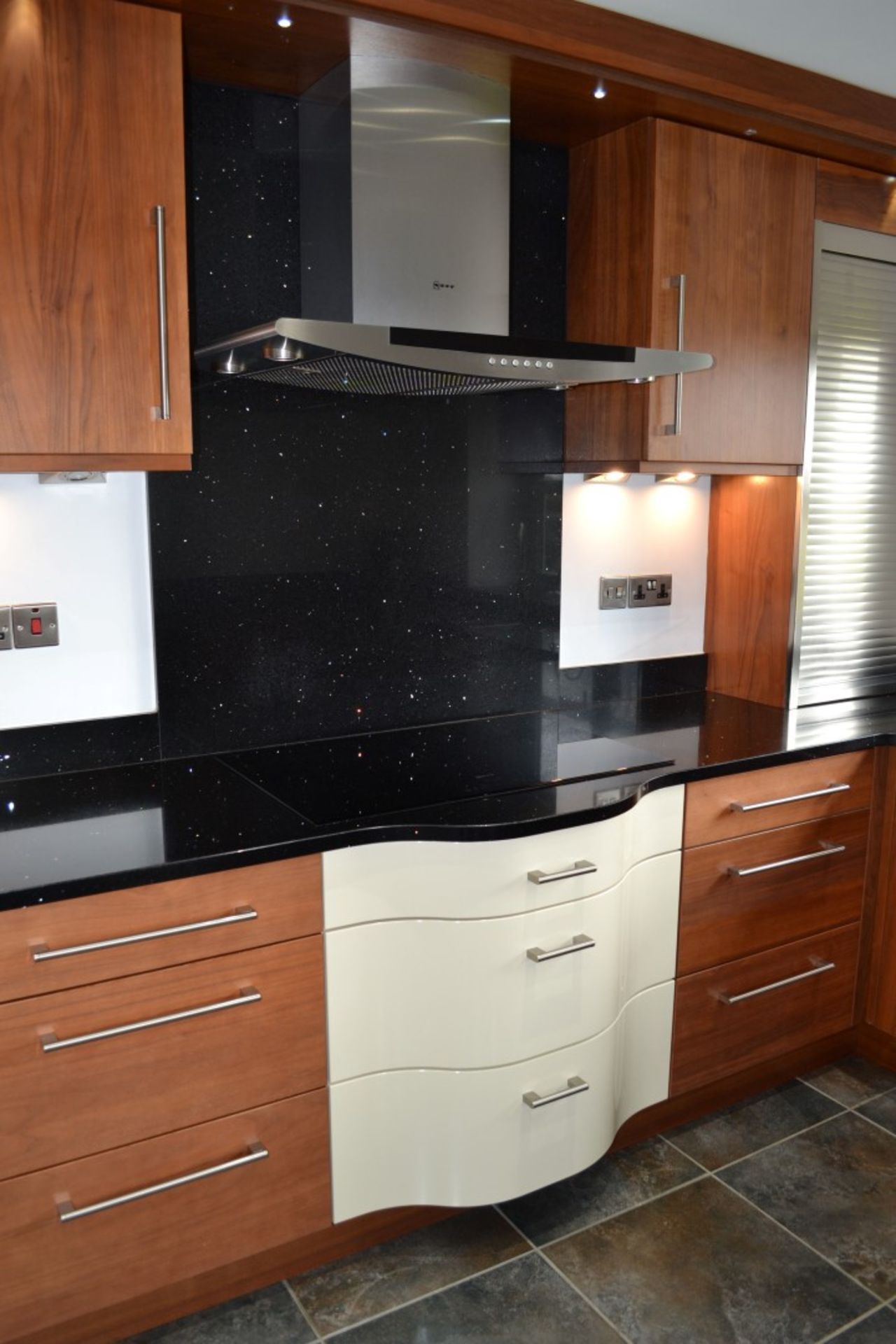 1 x Kitchen Design Bespoke Fitted Kitchen With Silestone Worktops & Neff Appliances - Superb - Image 34 of 59